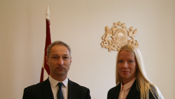 Tieslietu ministrs šodien pieņēma tiesu izpildītāja palīdzes svinīgo solījumu