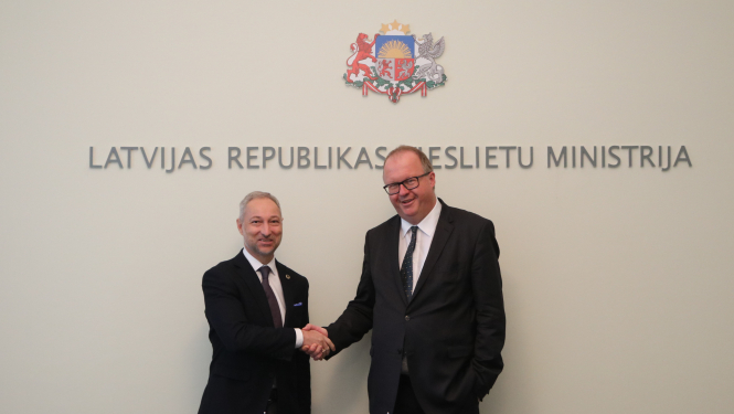 Tieslietu ministrs tiekas ar Vācijas vēstnieku Latvijā