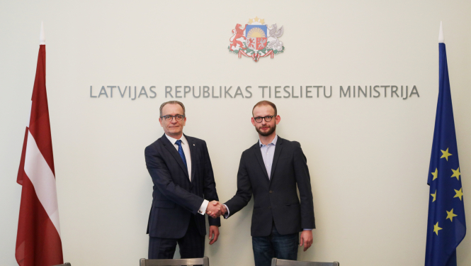 Tieslietu ministrs ar Facebook pārstāvjiem apspriež jaunās prasības datu aizsardzības jomā