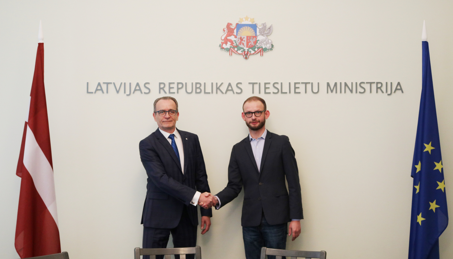 Tieslietu ministrs ar Facebook pārstāvjiem apspriež jaunās prasības datu aizsardzības jomā