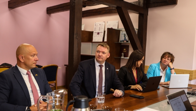 Tieslietu ministra tikšanās ar Valsts valodas centra direktori