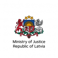 Tieslietu ministrijas logo angļu valodā