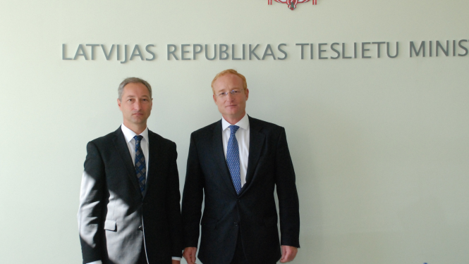 Jānis Bordāns un Antonio Kampinoss uzsver intelektuālā īpašuma aizsardzības nozīmību