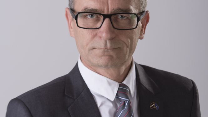 Tieslietu ministrs izsaka pateicību Latvijas zvērinātu notāru saimei