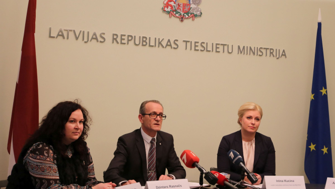 Paplašināsies informatīvā un juridiskā palīdzība Latvijas valstspiederīgajiem bērnu tiesību aizsardzībai ārvalstīs