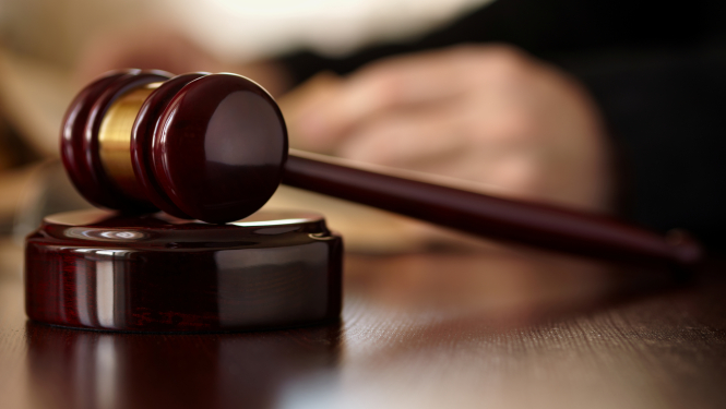 Izsludina atklātu konkursu uz Pastāvīgās Arbitrāžas Tiesas šķīrējtiesneša amatu