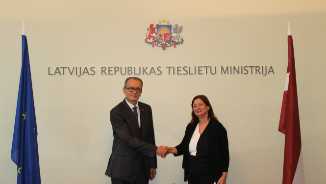 Dzintars Rasnačs ar Izraēlas vēstnieci Latvijā Lironu Bar-Sadē pārrunā drošības jautājumus