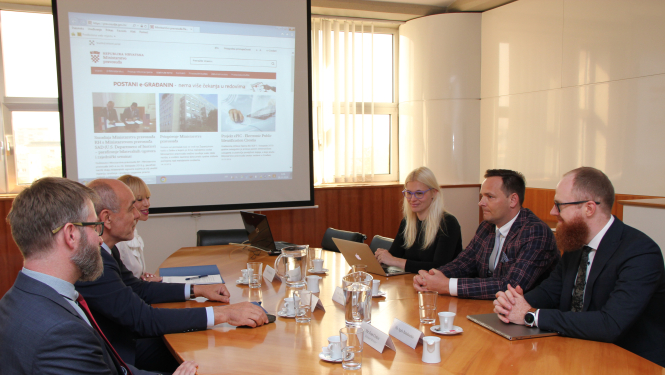 R.Kronbergs dalās pieredzē ar Horvātiju par Latvijas prezidentūru ES Padomē