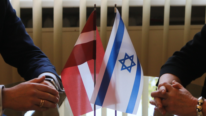 Tieslietu ministrs ar Izraēlas vēstnieci Latvijā pārrunā līdzšinējo sadarbību