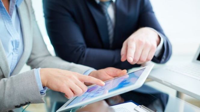 Raivis Kronbergs vizītē Igaunijā dalās Latvijas pieredzē par digitalizāciju tieslietu jomā