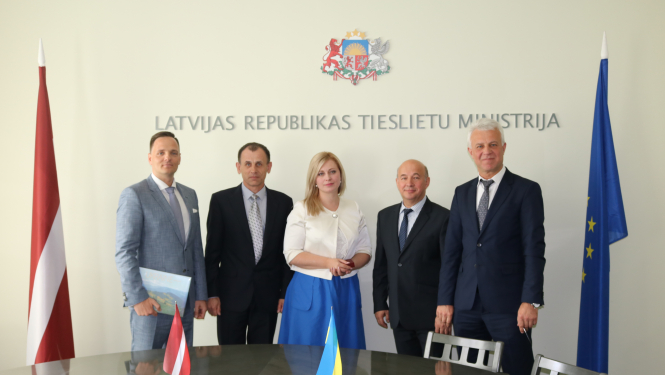 Ukrainas Augstākās tiesas delegācija pieredzes apmaiņas vizītē apmeklēja Tieslietu ministriju