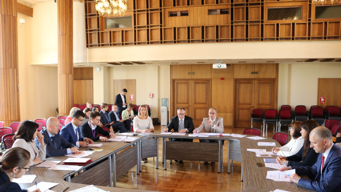 Tieslietu ministra vadībā apspriež administratoru profesijas reformas īstenošanu