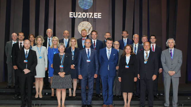 Apvienos spēkus totalitāro režīmu noziedznieku vajāšanai