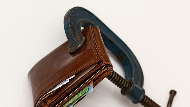 TM plāno nodrošināt iespēju atbrīvot no parādsaistībām personas ar zemiem ienākumiem un nelielu parādu