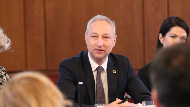 Ministrs Jānis Bordāns informē OECD vēstniekus par reformām tieslietu sistēmā