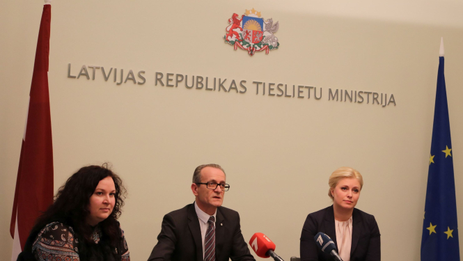 Paplašināsies informatīvā un juridiskā palīdzība Latvijas valstspiederīgajiem bērnu tiesību aizsardzībai ārvalstīs