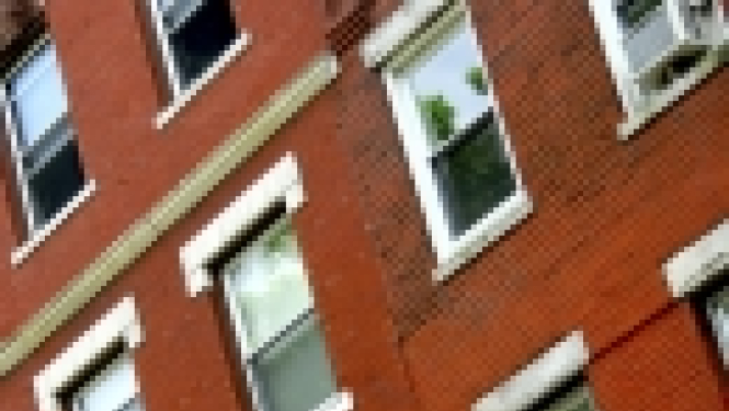 Saeimas deputāti iepazīstas ar izglītības programmu īstenošanu Iļģuciema cietumā