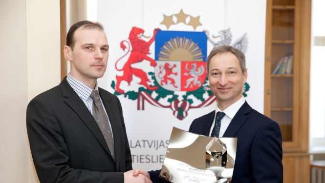 Tieslietu ministrs rīt pasniegs balvu „Jaunrade tiesiskai Latvijai”