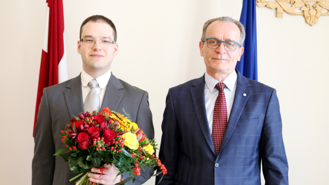 Tieslietu ministrs pieņem zvērināta notāra palīga svinīgo solījumu