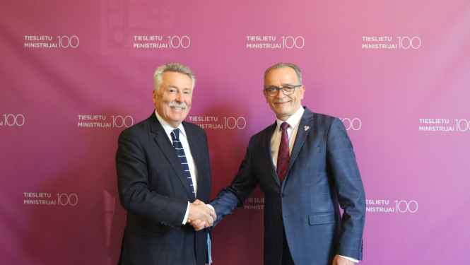 Tieslietu ministrs tiekas ar Eiropas Foruma atjaunojošajam taisnīgumam vadītāju