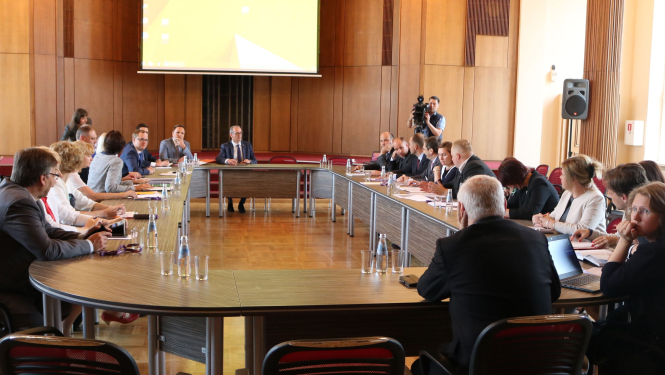 Tieslietu ministrs: NĪ darījumu reforma notiks visu sarunās iesaistīto pušu interesēs