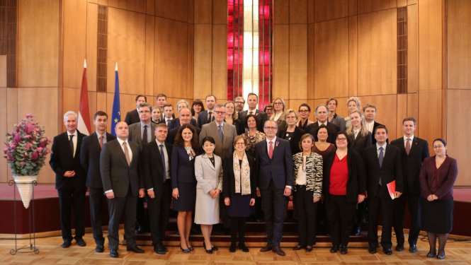 Dzintars Rasnačs un TM amatpersonas informē ārvalstu diplomātus par tieslietu reformām