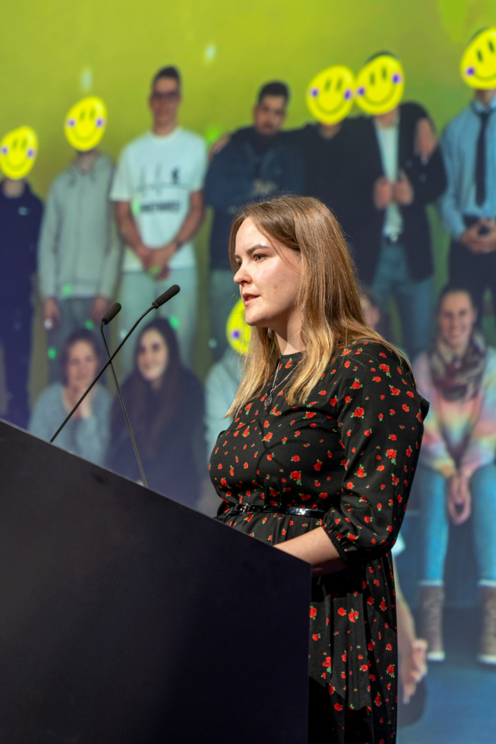 Brīvprātīgi CIlvēks -cilvēkam