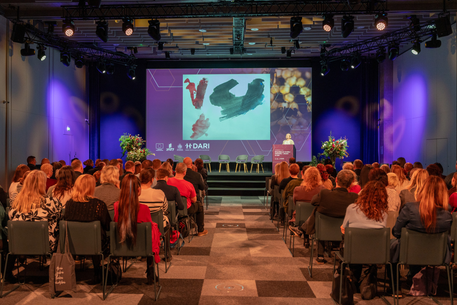 Brīvprātīgi CIlvēks -cilvēkam