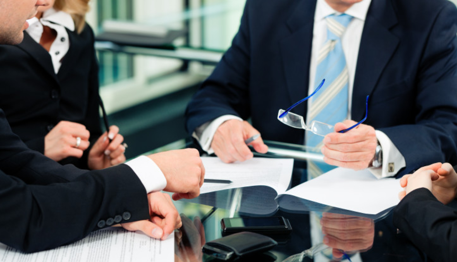 Izvērtēti divu tiesu izpildītāju pārkāpumi