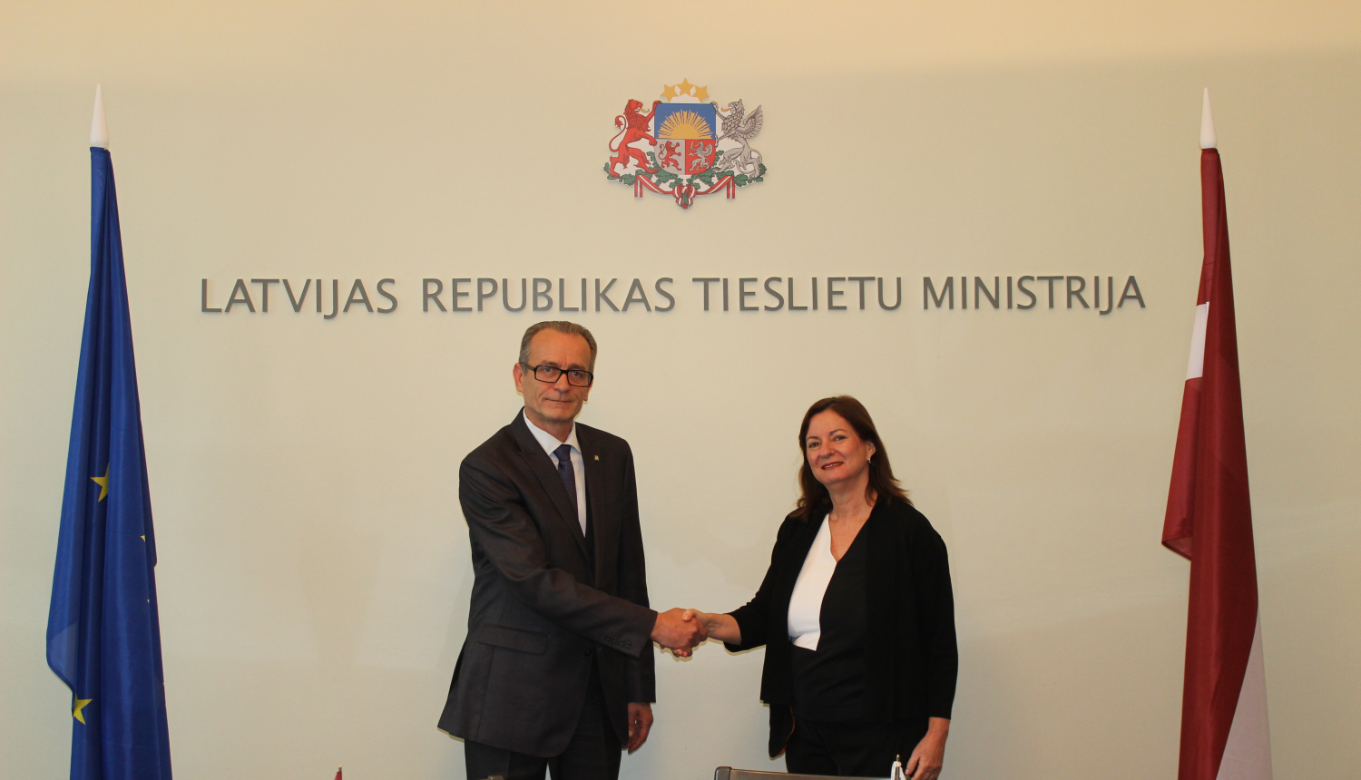 Dzintars Rasnačs ar Izraēlas vēstnieci Latvijā Lironu Bar-Sadē pārrunā drošības jautājumus