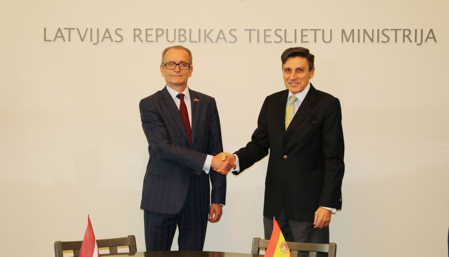 Tieslietu ministrs: e-vides izmantošana notariāta darbībā stiprinās darījumu tiesiskumu