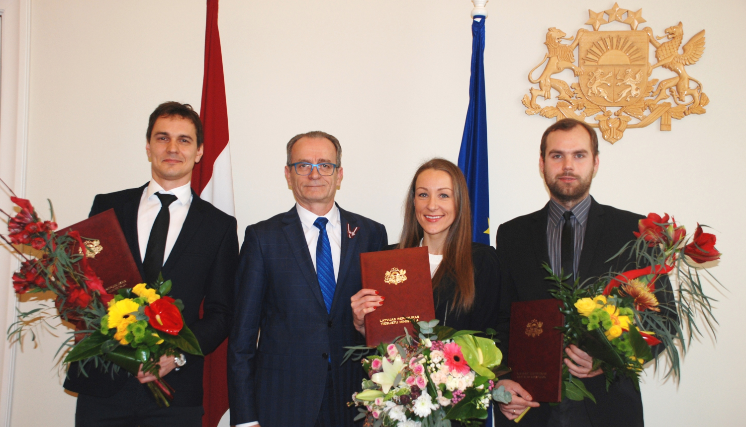 Tieslietu ministrs pieņem tiesu izpildītāju palīgu svinīgo solījumu