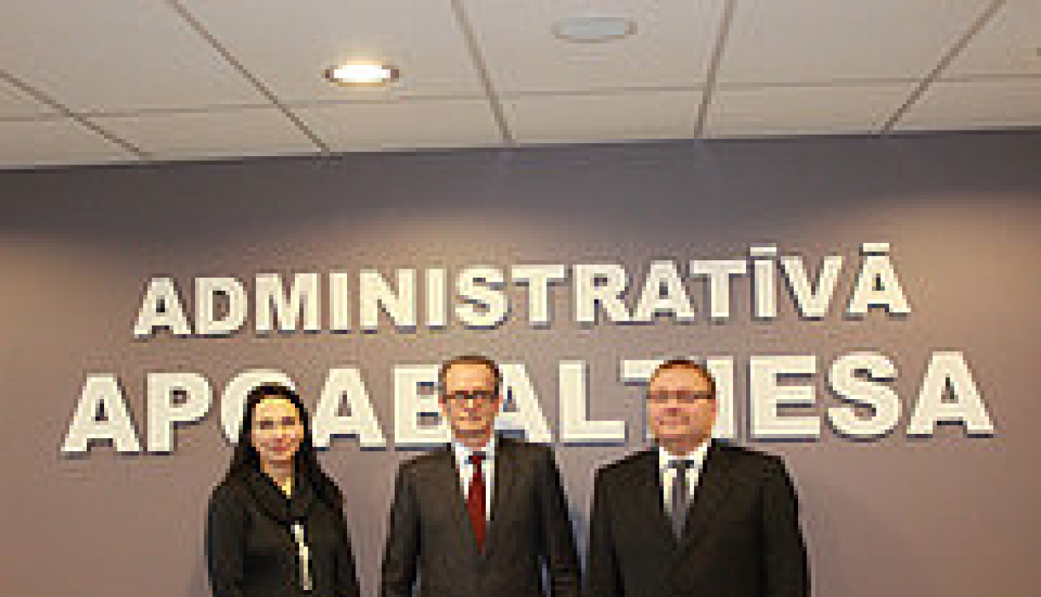 Tieslietu ministrs Dzintars Rasnačs ar administratīvo tiesu tiesnešiem apspriež tiesu darba aktualitātes