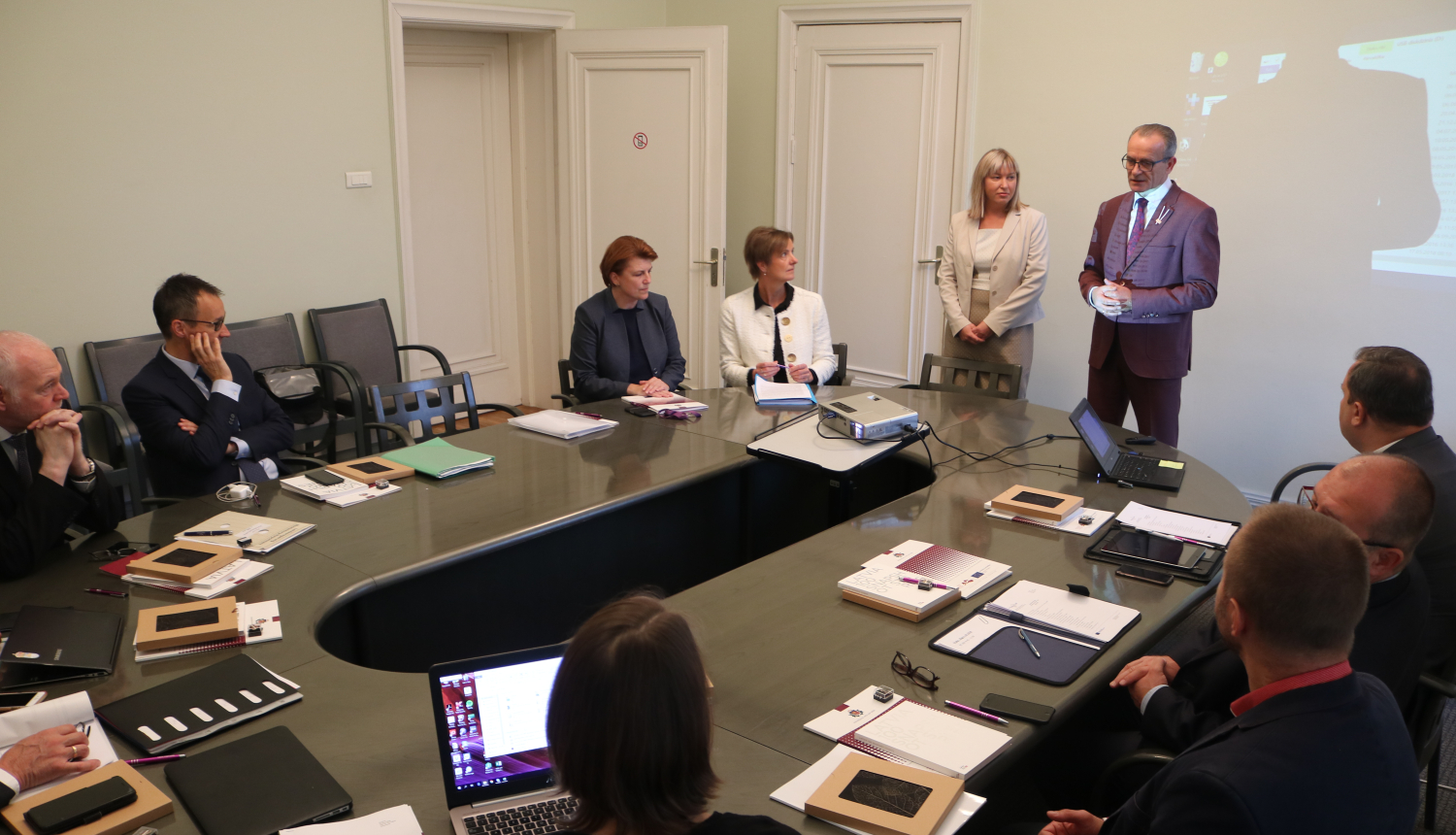 Pirmo reizi Latvijā viesojas EuroPris valdes delegācija