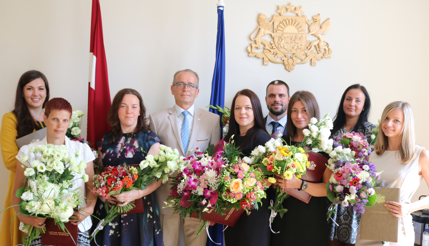 Tieslietu ministrs pieņem astoņu zvērinātu tiesu izpildītāju palīgu svinīgo solījumu