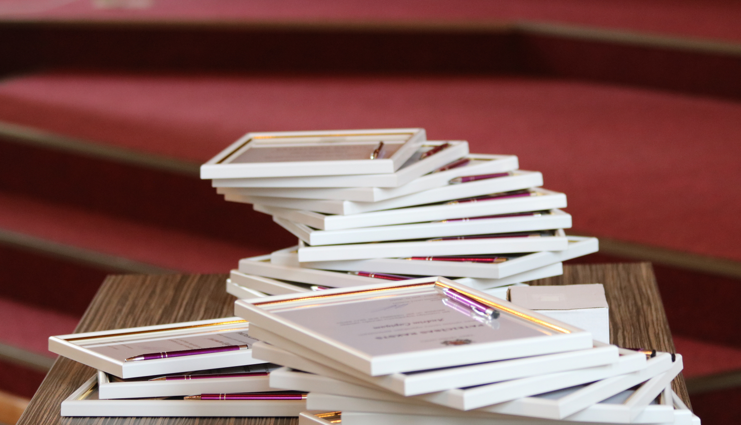 Apbalvos akcijas “Latviešu valodas kvalitāte periodiskajā presē” 2017. gada laureātus