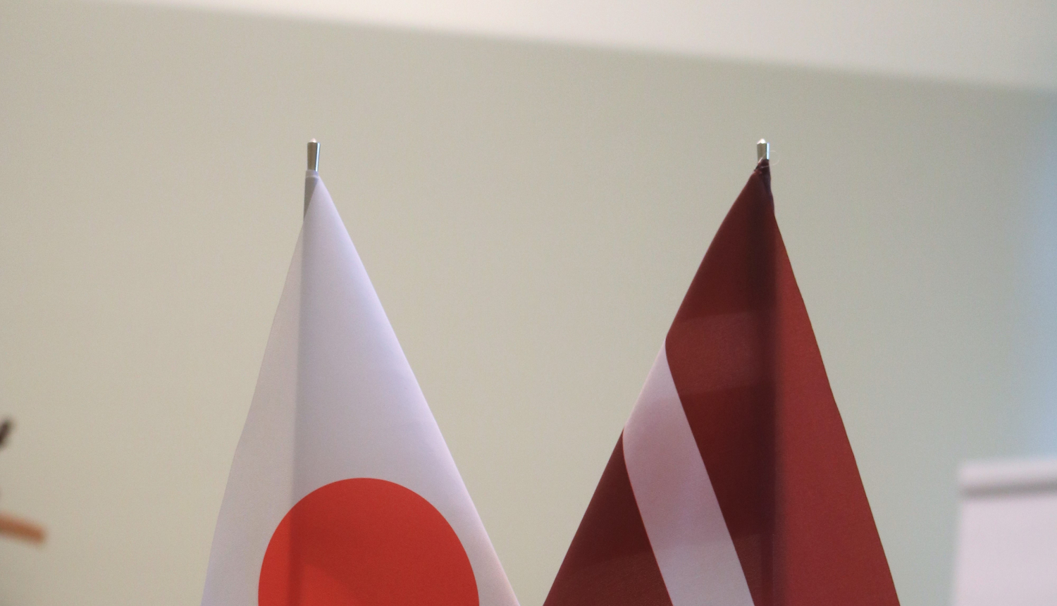 Tieslietu ministrs tiekas ar Japānas vēstnieku Latvijā