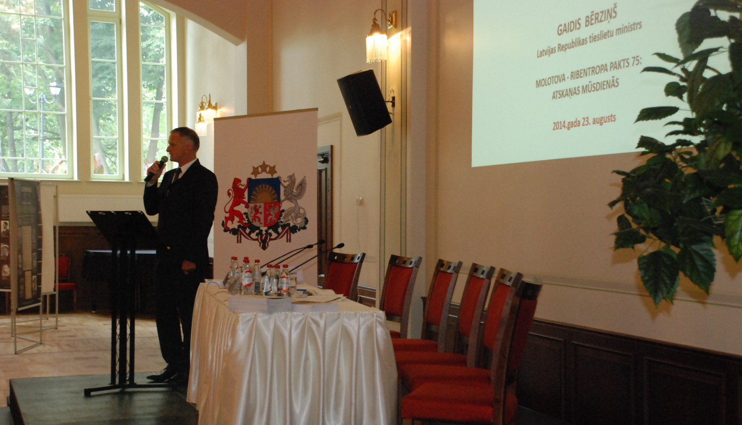 Gaidis Bērziņš: Šodien cilvēcei atgādinām par divu lielvalstu noziedzīgo tirgus darījumu pirms 75 gadiem un tā atblāzmu mūsdienās