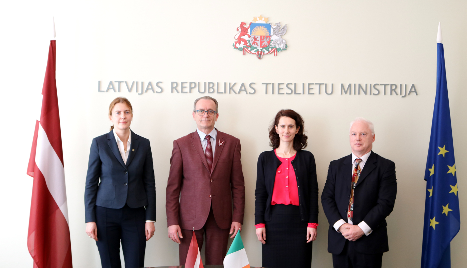 Tieslietu ministrs ar Īrijas vēstnieku apspriež divpusējās sadarbības stiprināšanu