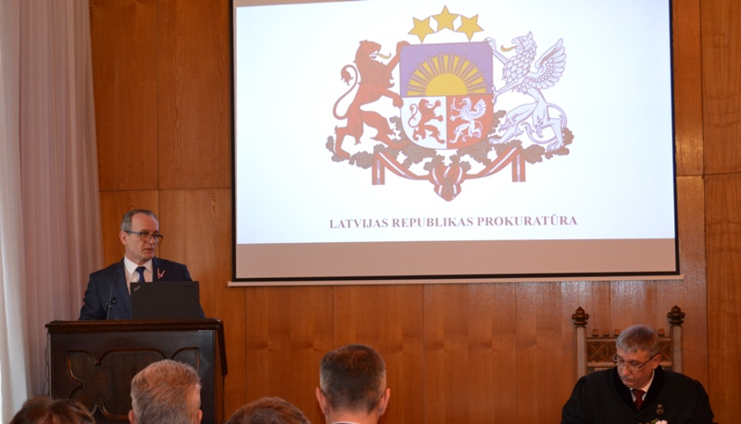 Tieslietu ministrs atzinīgi vērtē prokuratūras ieguldījumu Latvijas iestāšanās procesā OECD un tiesu teritoriālās reformas īstenošanā