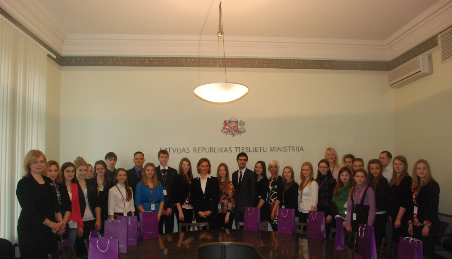 Tieslietu sistēmu apmeklē vairāk kā 120 skolēni