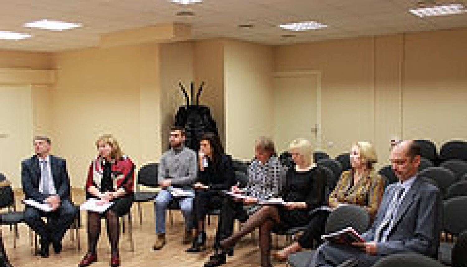 Tieslietu ministrs Dzintars Rasnačs ar Zemgales reģiona tiesnešiem apspriež aktualitātes tiesu darbā