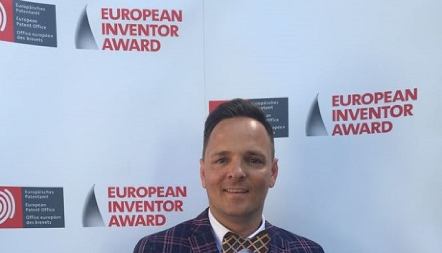 Raivis Kronbergs pasniedz Eiropas Izgudrotāju balvu nominācijā “Pētniecība”