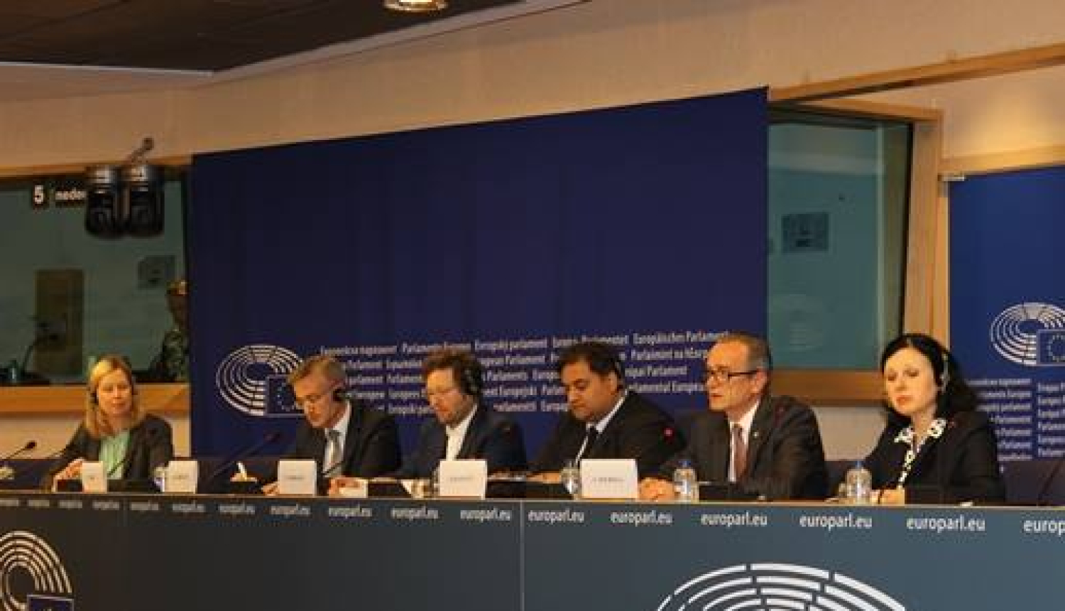 Uzsāktas sarunas par datu regulas pieņemšanu