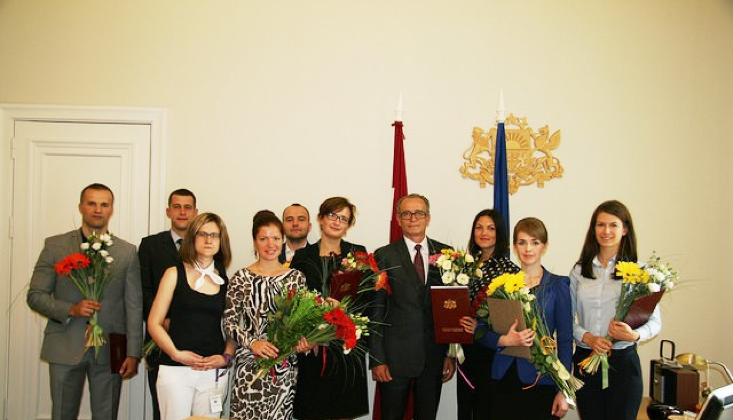 Tieslietu ministrs Dzintars Rasnačs pieņem astoņu tiesu izpildītāju palīgu svinīgo solījumu