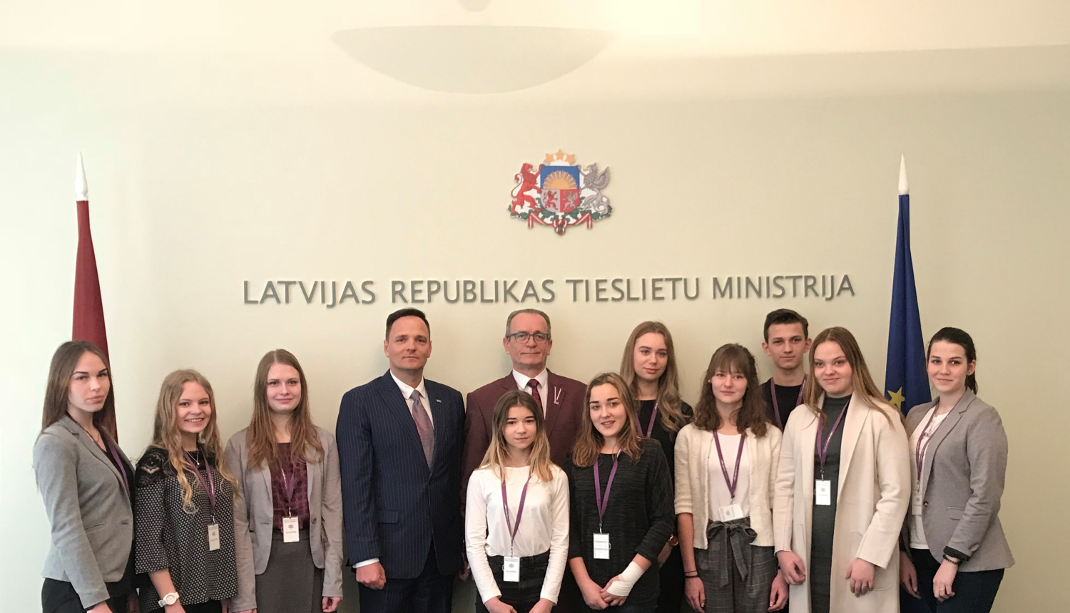 Ēnas iepazīstas ar tieslietu ministra un valsts sekretāra darbu