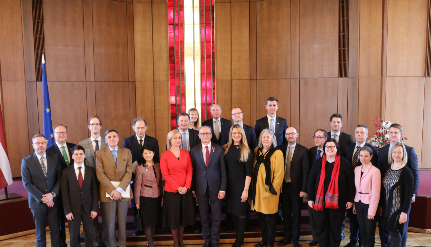 Ministrs Dzintars Rasnačs un TM amatpersonas informē ārvalstu diplomātus par reformām tieslietu sistēmā