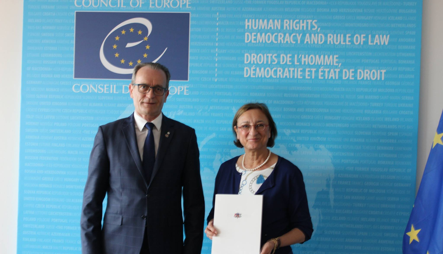 Tieslietu ministrs paraksta EP Konvenciju par cīņu pret cilvēku orgānu tirdzniecību