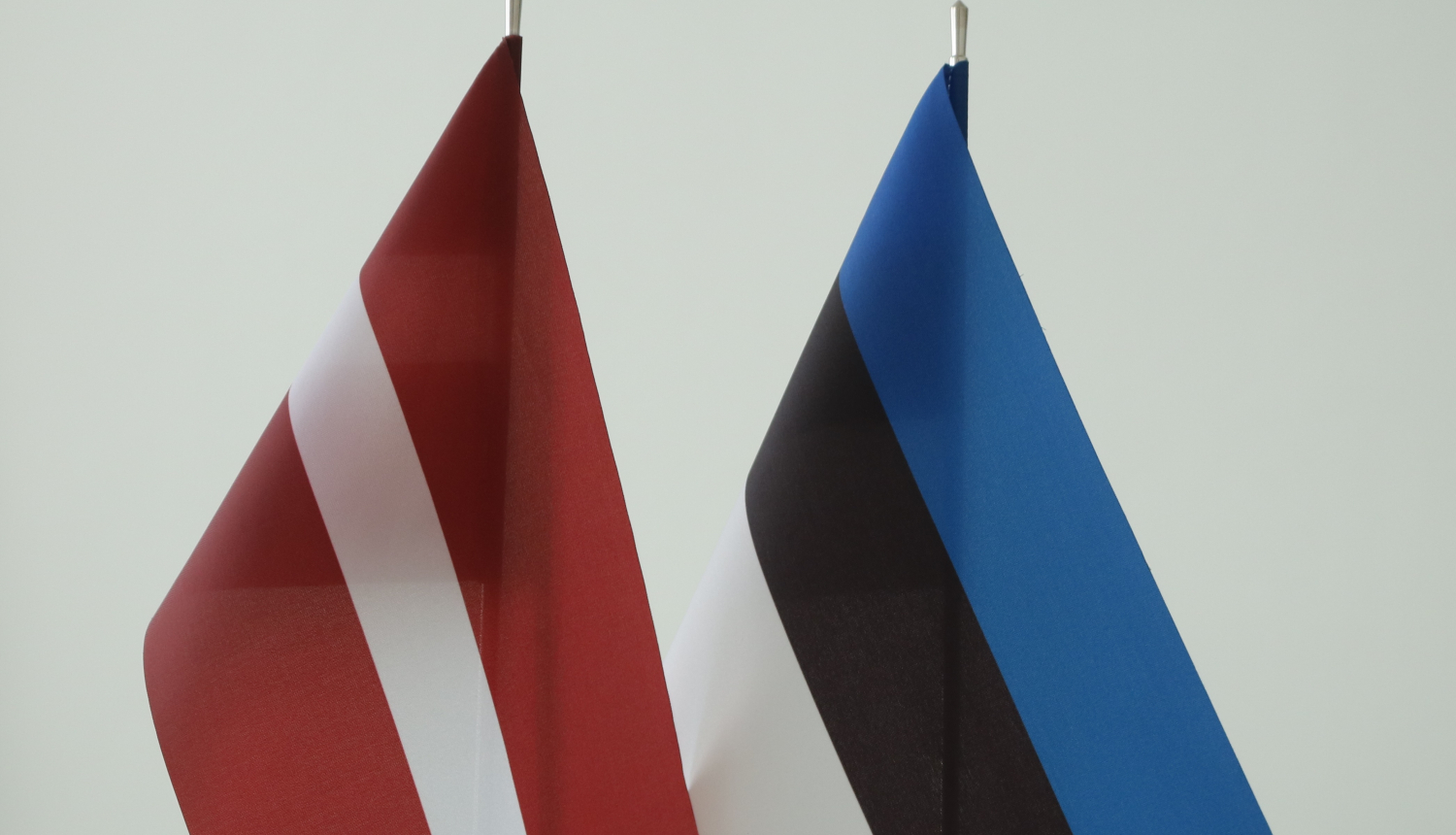 Tieslietu ministrs tiekas ar Igaunijas vēstnieku