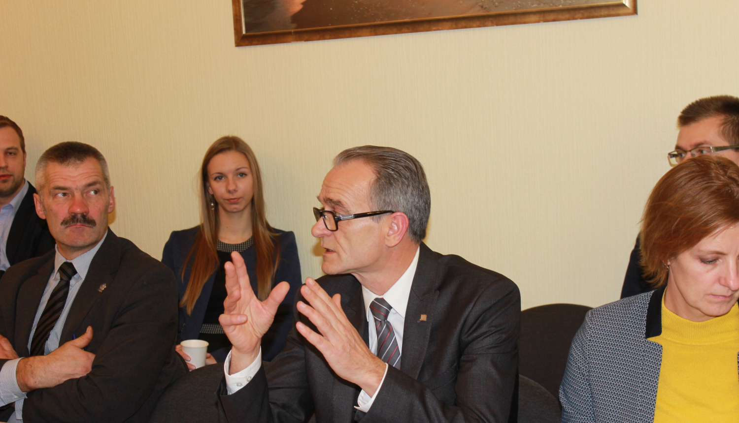 Tieslietu ministrija turpina skaidrot piespiedu dalītā īpašuma problemātiku Saeimā